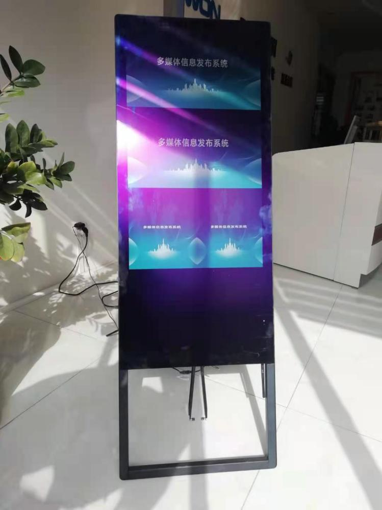 條形智能陽光屏智慧升級，功耗減倍體驗加倍