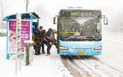 寒潮頻發(fā)，條形智能多重技術保障戶外顯示屏不懼嚴寒酷暑！